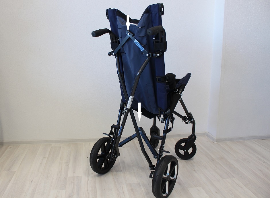 Как сложить коляску-трость Corzino