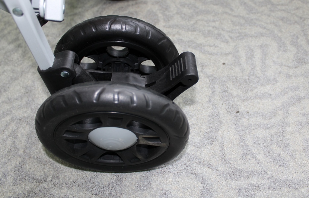 коляска пегас для детей с дцп_стояночные тормоза (2).JPG